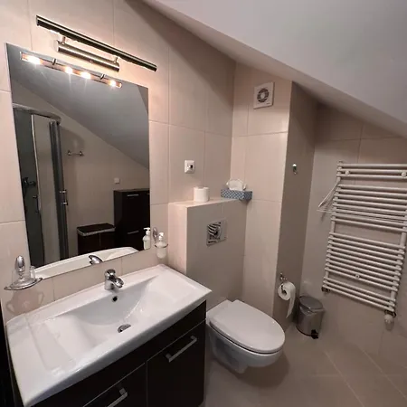 Apartment Artur Z Miejscem Parkingowym Podziemnym, Rowerownia, Self Check In, Wifi
