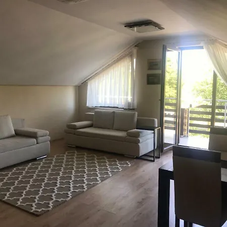 Artur Z Parkingiem Podziemnym, Self Check In, Wifi